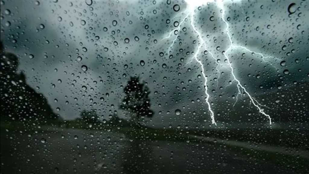 الأرصاد تحذر من منخفض جوي الأربعاء يتضمن أمطاراً شديدة وعواصف ترابية واسعة